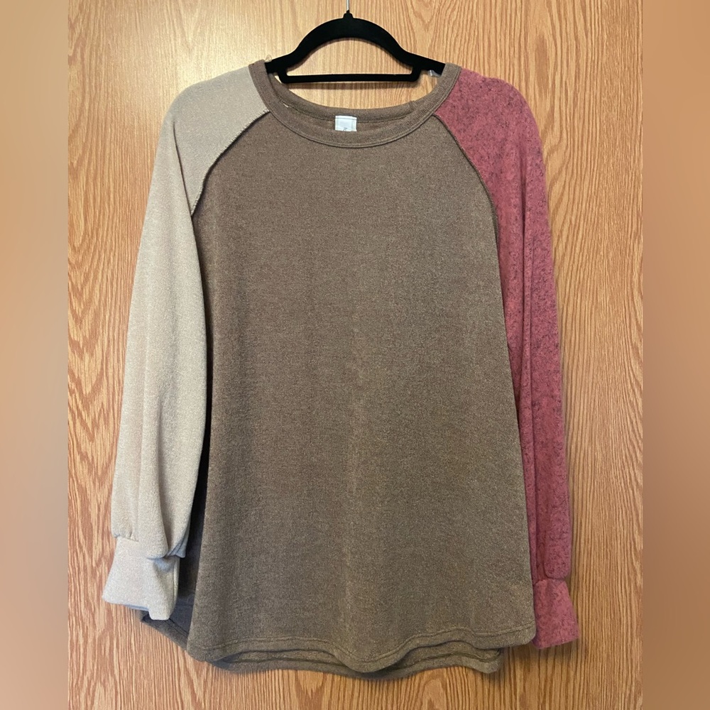 Block sleeve blouse, like brand new, pink tan and brown. Size large